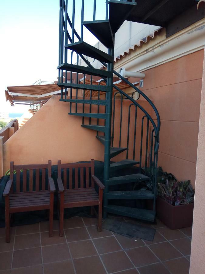 Precioso Atico En Torre De Benagalbon A 20 Metros Del Mar. Apartment Exterior photo