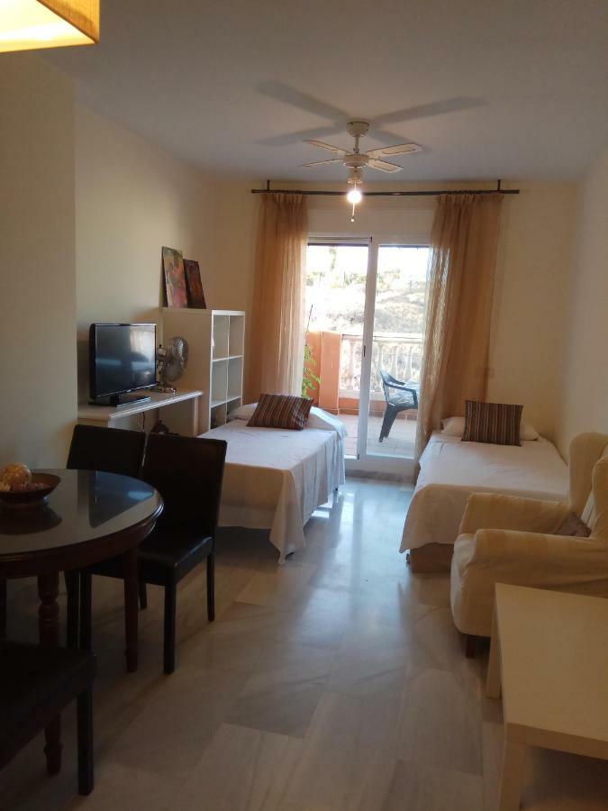 Precioso Atico En Torre De Benagalbon A 20 Metros Del Mar. Apartment Exterior photo